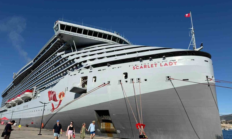 Sıcak Gündem: Bahama bayraklı Scarlet Lady, Bodrum'a 2 bin 637 yolcu getirdi - Son Dakika Bilgileri