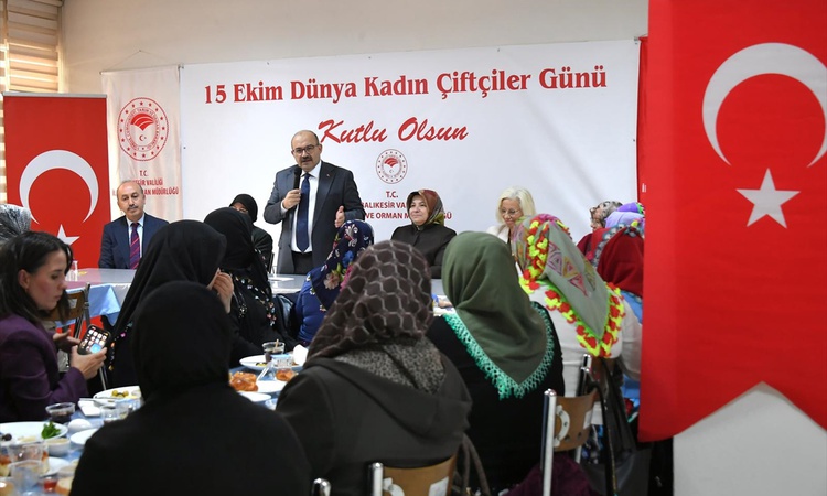 Sıcak Gündem: Balıkesir'de kadın çiftçiler Vali Ustaoğlu'yla buluştu, kayıtlı 7 bin 88 kadın var | İşte Tüm Ay