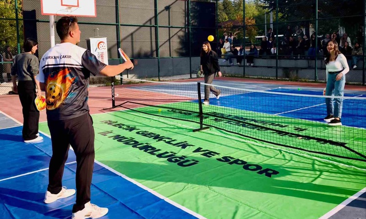 Sıcak Gündem: Bilecik'te yurtlarda kalan öğrenciler pickleball branşını tanıma fırsatı buldu | İşte Tüm Ayrınt