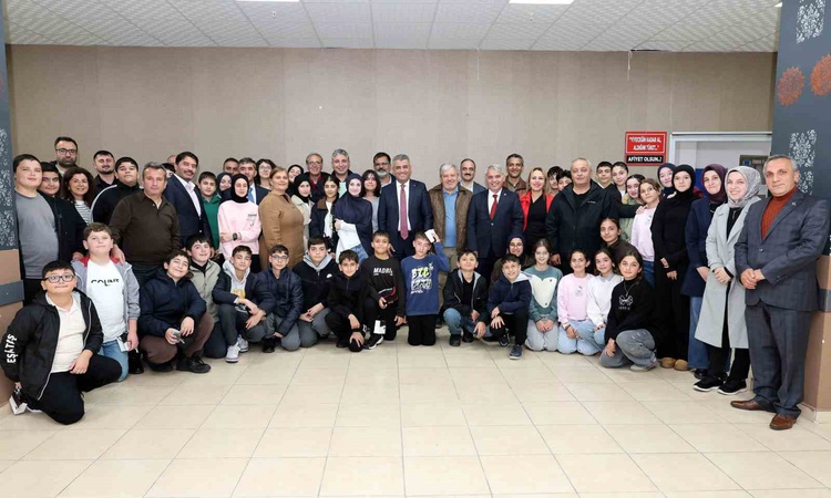 Sıcak Gündem: Bizim Gök Kubbemiz projesiyle farklı şehirlerden öğrenciler Erzurum'da buluştu