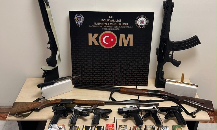 Sıcak Gündem: Bolu'da silahlı sanal medya paylaşımına operasyon yapıldı, 21 kişi yakalanarak gözaltına sevk ed