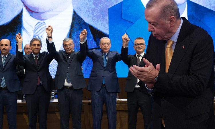 Sıcak Gündem: Bomba kulis! Biri büyükşehir 9 belediye başkanı daha AK Parti'ye geçiyor, isimleri bile belli ve