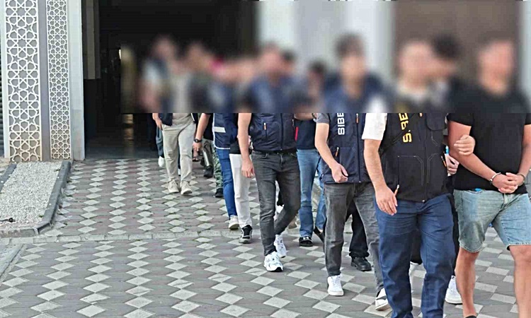 Sıcak Gündem: Borsa yatırımı vaadiyle 4,5 milyon liralık vurgun: 8 tutuklama: Gelişmeler Takip Ediliyor
