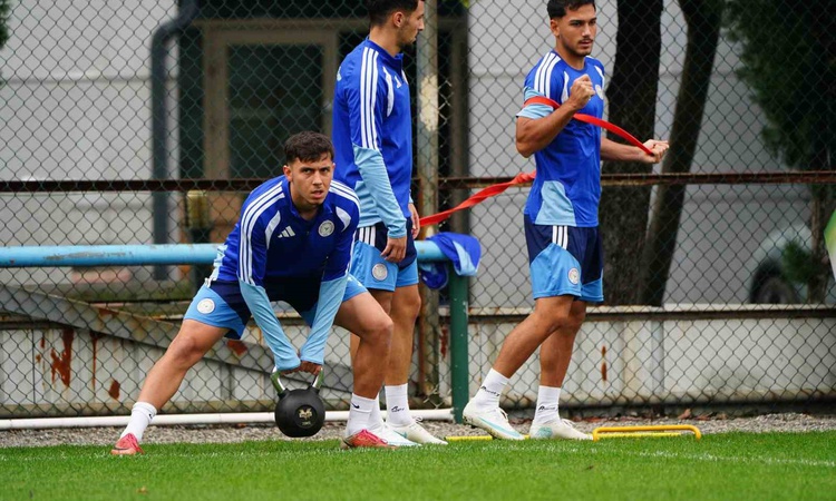 Sıcak Gündem: Çaykur Rizespor, Trabzonspor maçı hazırlıklarına Recep Uçar yönetiminde resmen start aldı: Geliş