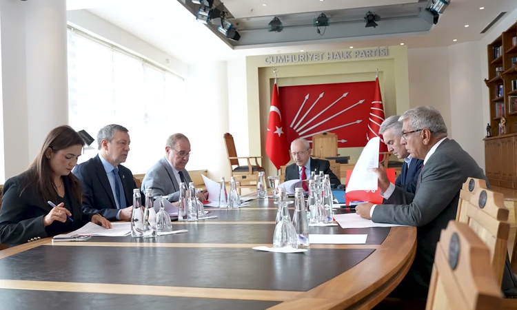 Sıcak Gündem: CHP Genel Başkanı Kemal Kılıçdaroğlu, Ekonomi Masası toplantısına başkanlık etti: Gelişmeler Tak