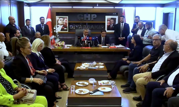 Sıcak Gündem: CHP Sözcüsü Sarı Diyarbakır'da Terörsüz Türkiye sürecinde CHP'siz çözüm olmaz dedi - Son Dakika