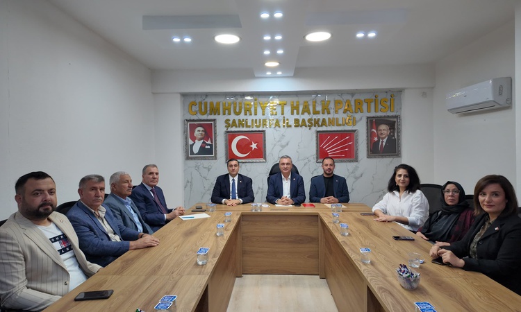 Sıcak Gündem: CHP Sözcüsü Sarı, Şanlıurfa İl Başkanlığında örgütle bir araya geldi ve Merak Edilenler