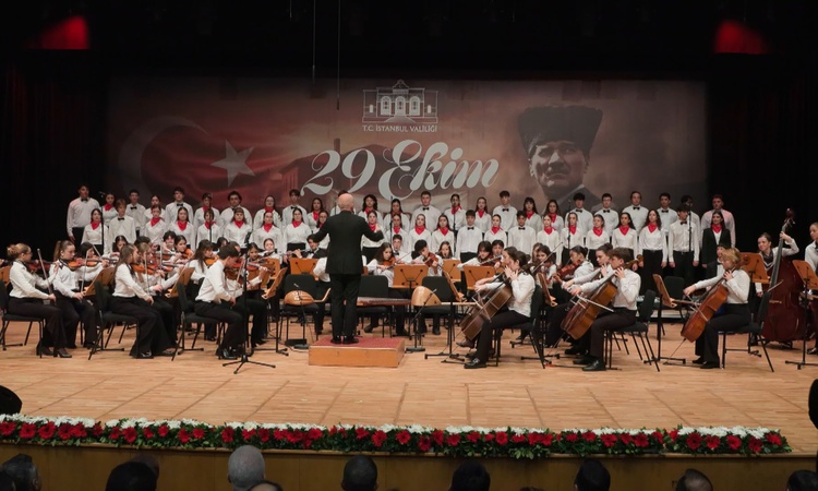 Sıcak Gündem: Cumhuriyet Bayramı'nın 103'üncü yılı Cemal Reşit Rey Konser Salonu’nda kutlandı | İşte Tüm Ayrın
