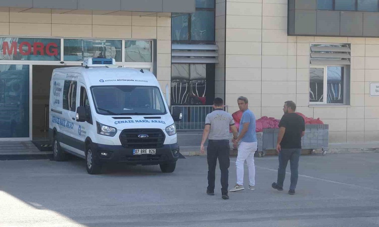 Sıcak Gündem: Demre'de tekne turunda kaybolan 45 yaşındaki adamın cansız bedeni 4 gün sonra bulundu
