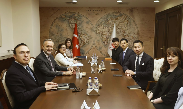 Sıcak Gündem: Dışişleri Bakan Yardımcısı Gümrükçü, Hanwha Grup şirketinin Küresel Stratejiden Sorumlu Yönetici