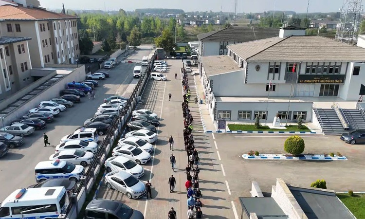 Sıcak Gündem: Düzce'de yasa dışı bahis operasyonunda gözaltına alınan 62 şüpheliden 11'i hakkında tutuklama ka