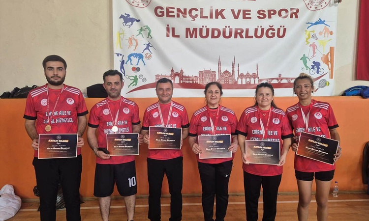 Sıcak Gündem: Edirne Aile ve Sosyal Hizmetler futsal takımı Kamu Spor Oyunları'nda birinci oldu - Son Dakika B