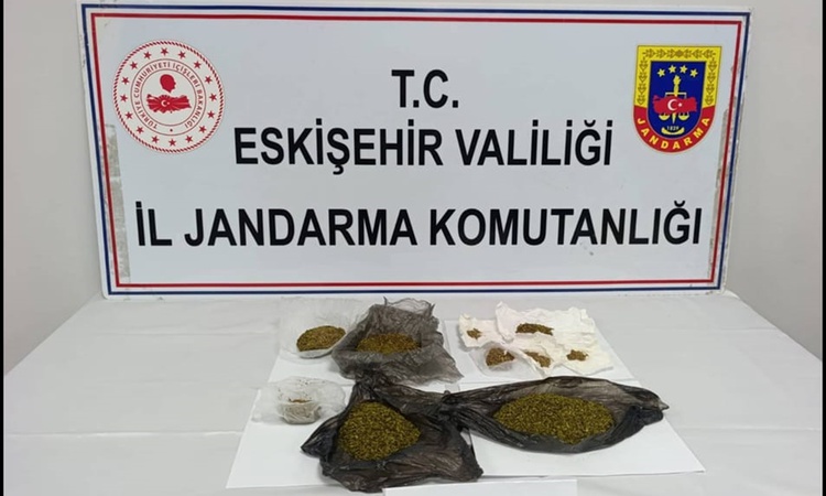 Sıcak Gündem: Eskişehir Odunpazarı'nda araçta 174 gram uyuşturucu bulundu, şüpheli hakkında tutuklama kararı v