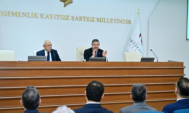 Sıcak Gündem: Eskişehir'de sosyal yardımlaşma vakıfları Vali Yılmaz başkanlığında değerlendirildi | İşte Tüm A