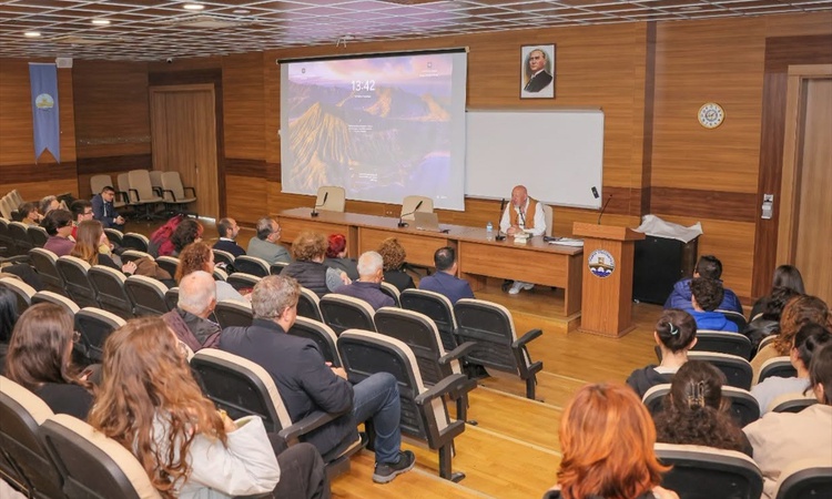 Sıcak Gündem: Ethem Baymak, Trakya Üniversitesi öğrencilerine Balkan Türklerini anlattı | İşte Tüm Ayrıntılar