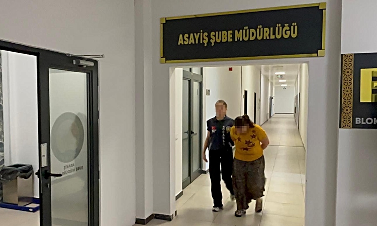 Sıcak Gündem: Ev soyan hırsıza operasyon yapılan operasyonda aranması olan şahıs da yakalandı ve Merak Edilenl
