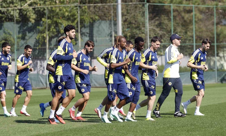 Sıcak Gündem: Fenerbahçe, Aston Villa ile 14 Ekim'deki Şampiyonlar Ligi maçına hazırlanıyor: Gelişmeler Takip