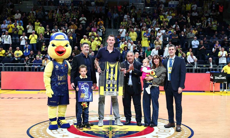 Sıcak Gündem: Fenerbahçe, emekli olan Jan Vesely için maç öncesi veda seremonisi düzenledi. | İşte Tüm Ayrıntı