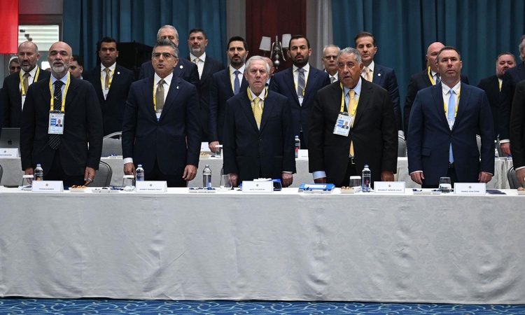 Sıcak Gündem: Fenerbahçe'de kritik gün! Olağan genel kurul toplantısı resmen start aldı: Gelişmeler Takip Edil