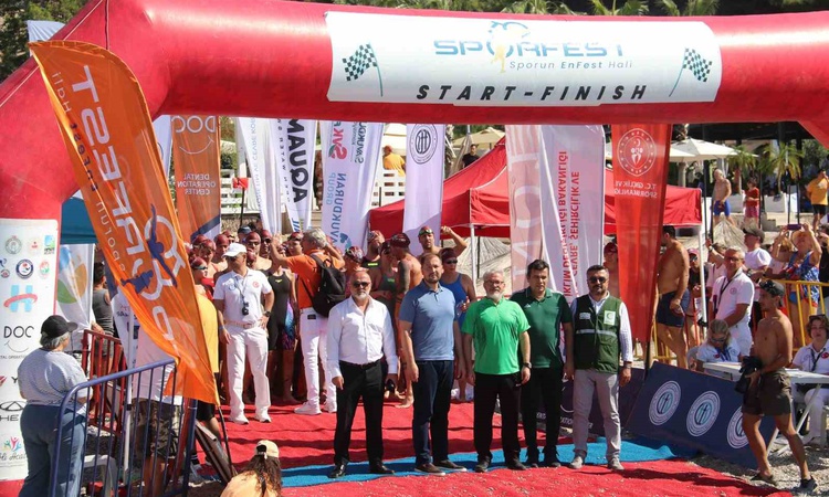 Sıcak Gündem: Fethiye'de düzenlenen açık su yüzme yarışları 1612 sporcuyla resmen start aldı ve Merak Edilenle