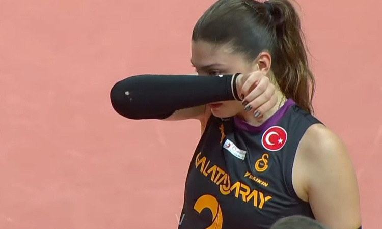 Sıcak Gündem: Galatasaray'da korku dolu anlar! İlkin Aydın gözyaşlarını tutamadı