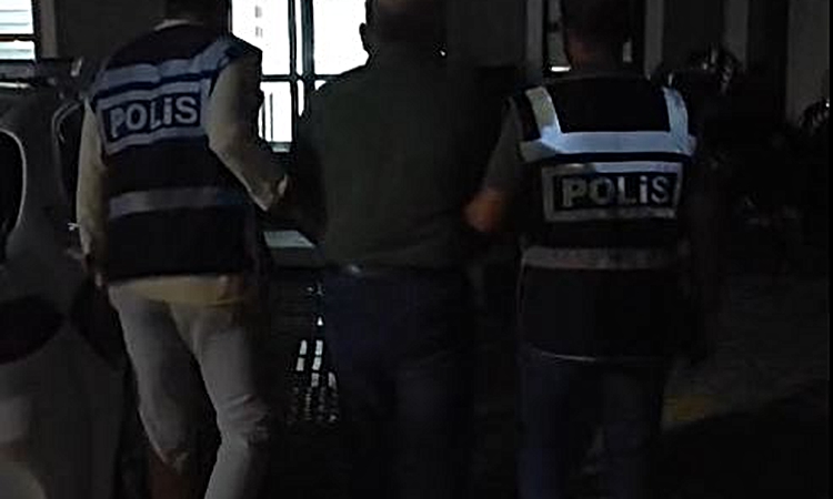 Sıcak Gündem: Hatay Samandağ'da sokak köpeğini vuran şüpheli yakalanarak gözaltına sevk edildi, av tüfeği ele