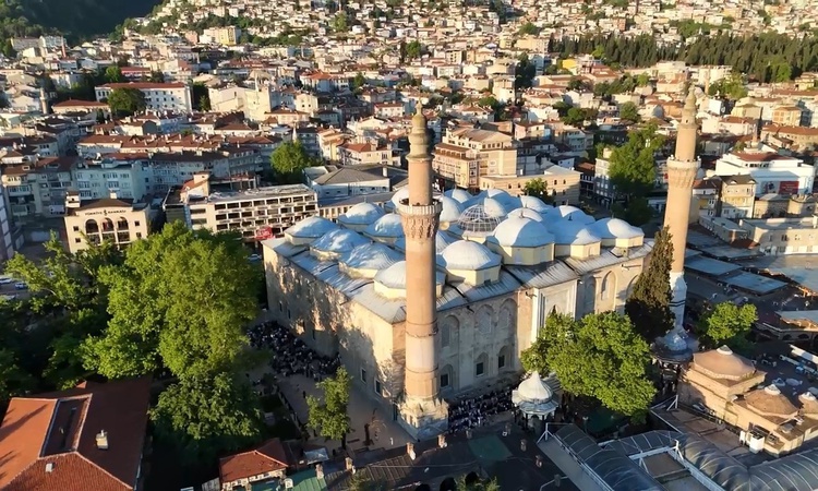 Sıcak Gündem: Hilmi Şanlı, Ulu Camii'yi hat müzesi gibi tanıtmayın diyerek rehberleri uyardı