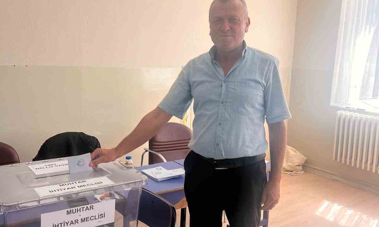 Sıcak Gündem: Hisarcık köyünde muhtarlık için sandık kuruldu