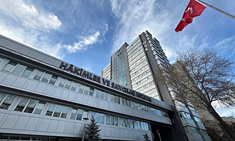 Sıcak Gündem: HSK'dan hakim ve savcı atamalarında yeni dönem! Hizmet puanı sistemi başlıyor ve Merak Edilenler