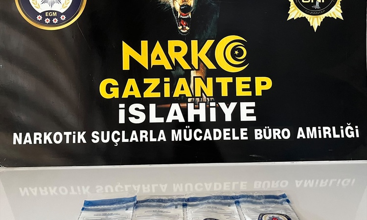 Sıcak Gündem: İslahiye'de asayiş uygulamasında 2 zanlı uyuşturucuyla yakalanarak gözaltına sevk edildi: Gelişm