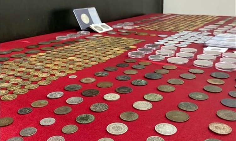 Sıcak Gündem: İzmir Konak'taki iş yerinde 672 sikke bulundu, 1 şüpheliye adli işlem yapıldı: Gelişmeler Takip