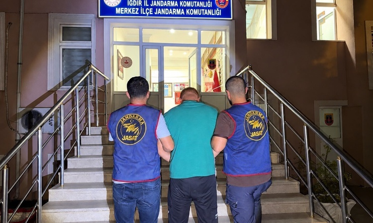 Sıcak Gündem: Iğdır'da nitelikli hırsızlıktan aranan şahıs, 11 yıl 3 gün hapis cezasıyla hakkında tutuklama ka