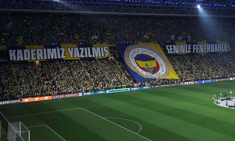 Sıcak Gündem: Kadıköy kalesi gerileme kaydetti! Fenerbahçe derbilerde evinde kazanamıyor ve Merak Edilenler