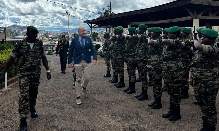 Sıcak Gündem: Kamerun ordusunun subayları Türkçe öğreniyor ve Merak Edilenler