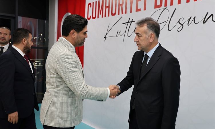 Sıcak Gündem: Karabük'te Cumhuriyet Bayramı kutlamaları kapsamında fener alayı düzenlendi - Son Dakika Bilgile