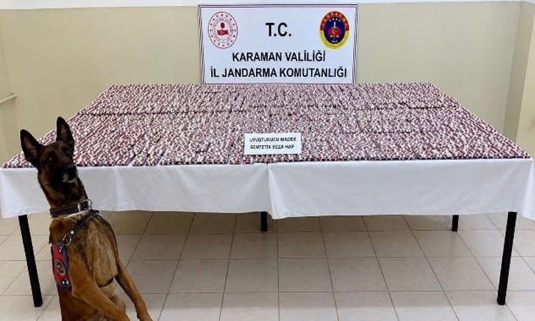Sıcak Gündem: Karaman'da jandarma denetiminde 20 bin sentetik ecza hap ele geçirildi, 7 kişi hakkında tutuklam