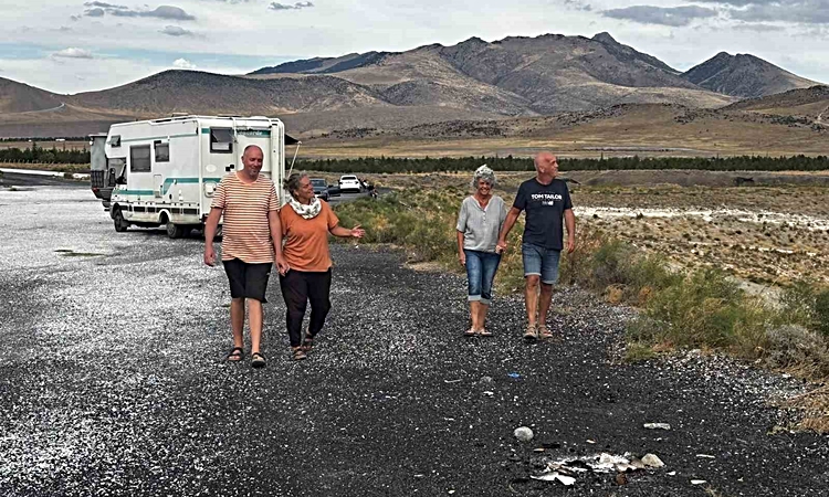 Sıcak Gündem: Karavanlı Alman turistler Konya Karapınar'da Meke ve Acıgöl'de kamp yaptı - Son Dakika Bilgileri