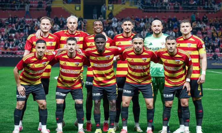 Sıcak Gündem: Kayserispor, Manisa FK'yı 3-2 yenerek 9. haftayı 22 puanla lider kapattı - Son Dakika Bilgileri
