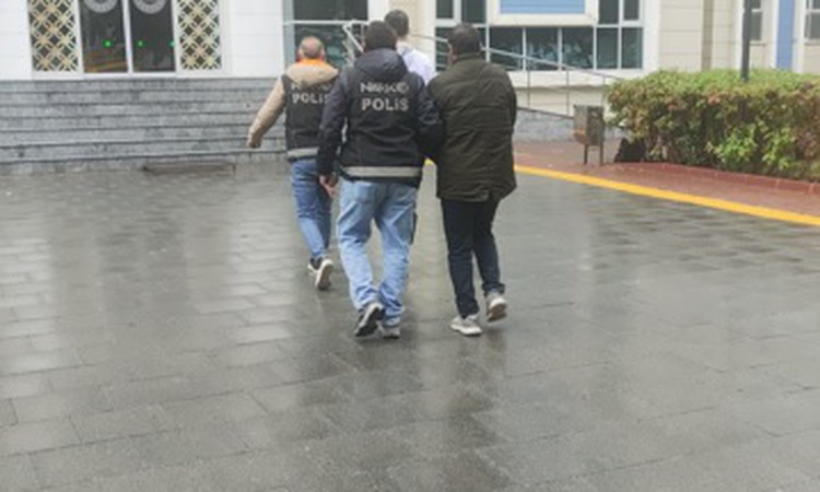 Sıcak Gündem: Kırşehir'de 731,42 gram metamfetamin taşıyan 2 şüpheli hakkında tutuklama kararı verildi ve Mera