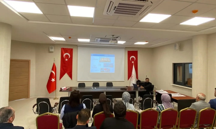 Sıcak Gündem: Kütahya Aile ve Sosyal Hizmetler, Altıntaş'ta eğitimcilere destek modelini tanıttı ve Merak Edil