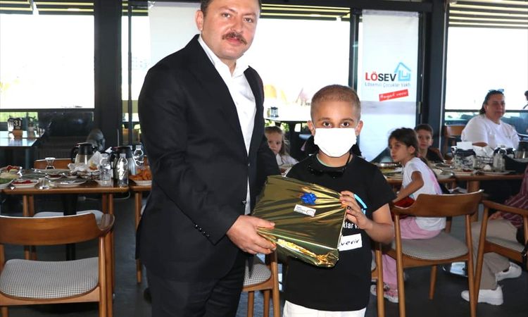 Sıcak Gündem: Lapseki'de Lösemili Çocuklar İçin Moral Etkinliği: Gelişmeler Takip Ediliyor