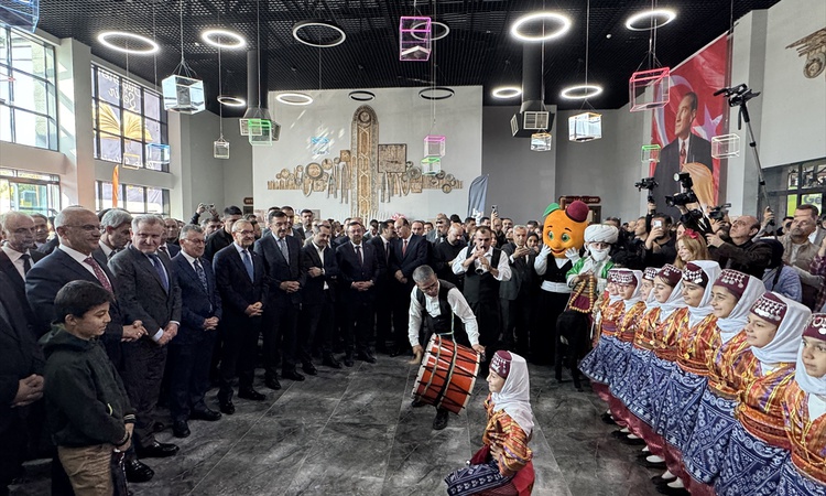 Sıcak Gündem: Malatya 12. Kitap Fuarı açıldı: Gelişmeler Takip Ediliyor