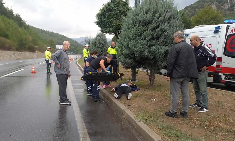 Sıcak Gündem: Manisa Yunusemre'de Karayolları görevlisi İrfan İnci'ye otomobil çarptı, yaralandı