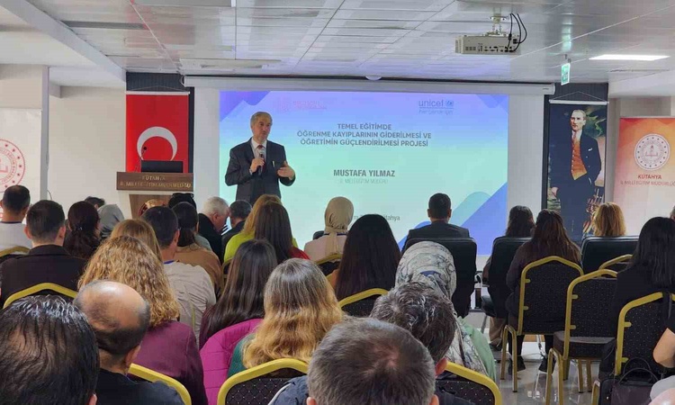 Sıcak Gündem: MEB ve UNICEF'in öğrenme kayıpları projesinde eğitici eğitimi Kütahya'da resmen start aldı ve Me