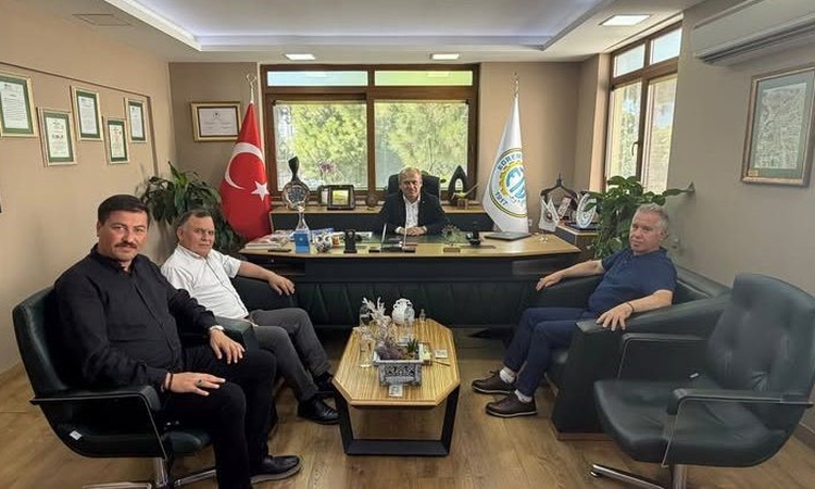 Sıcak Gündem: Mehmet Ertaş, Edremit Ticaret Odası'nı ziyaret ederek yöneticilerle bir araya geldi - Son Dakika