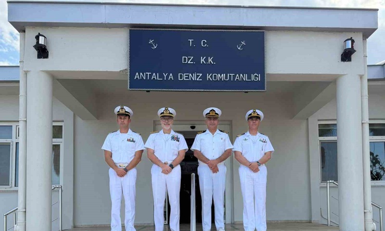 Sıcak Gündem: MSB, İtalya fırkateyni ITS Luigi Rizzo'nun Antalya'ya liman ziyareti yaptığını bildirdi