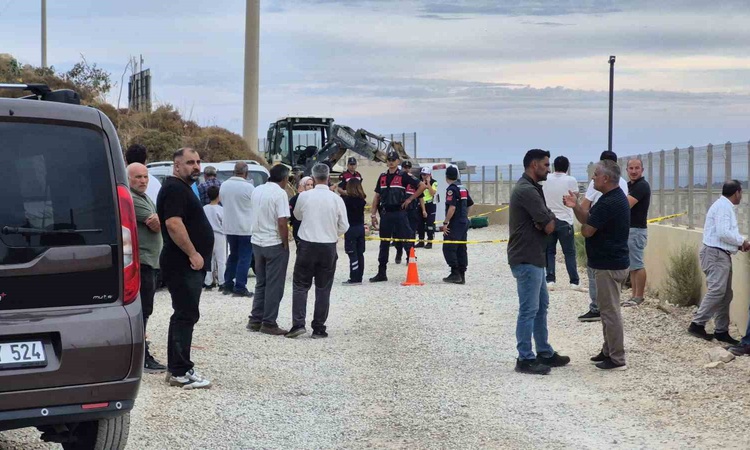 Sıcak Gündem: Muğla Bodrum'da kontrolden çıkan kamyonet devrildi, 15 yaşındaki sürücü öldü. - Son Dakika Bilgi