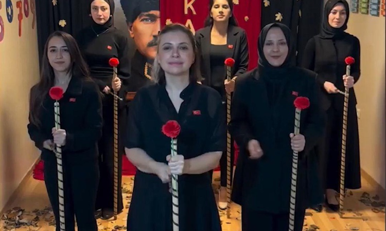Sıcak Gündem: Müzik öğretmeninden tartışma yaratan 10 Kasım koreografisi ve Merak Edilenler