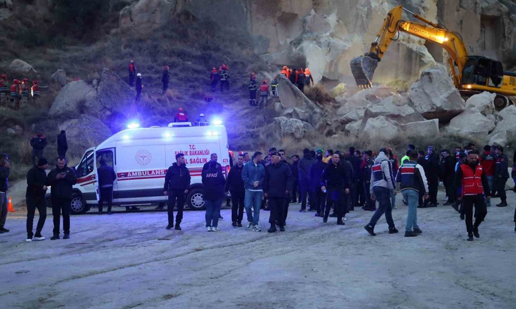 Sıcak Gündem: Nevşehir Göreme'de çöken peribacasında kayalar altında kalan 1 kişi yaşamını yitirdi: Gelişmeler