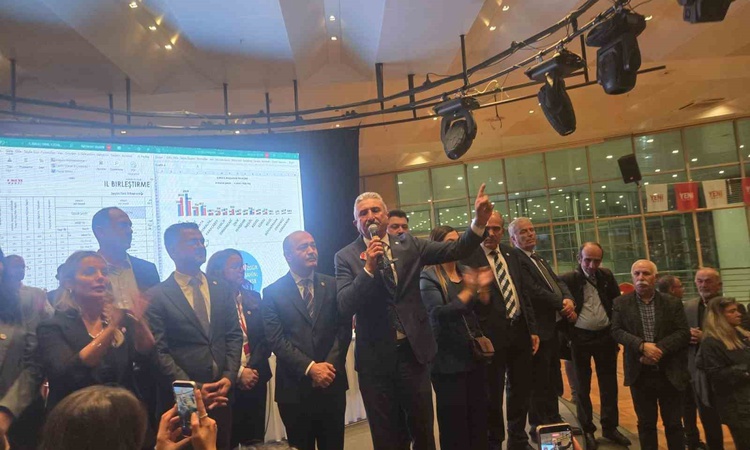 Sıcak Gündem: Nihat Yeşiltaş 7 bin 59 oyla Yeni Parti Bursa İl Başkanlığına yeniden seçildi ve Merak Edilenler